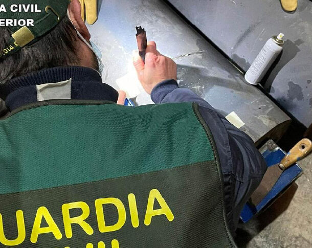 Golpe a una red que enviaba droga de Alicante al Reino Unido e Irlanda en maquinaria industrial-80