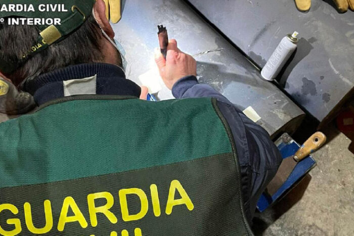 Golpe a una red que enviaba droga de Alicante al Reino Unido e Irlanda en maquinaria industrial-80